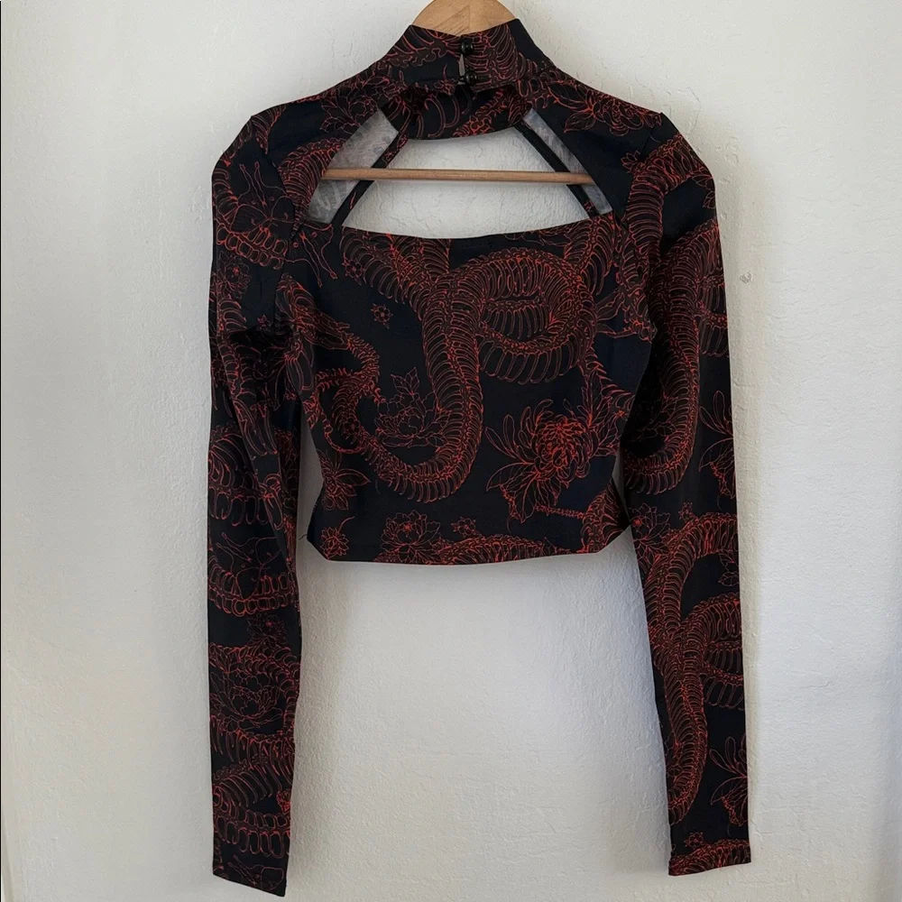 Black and Red Long Sleeve Women's Top - Picture 2 of 2
